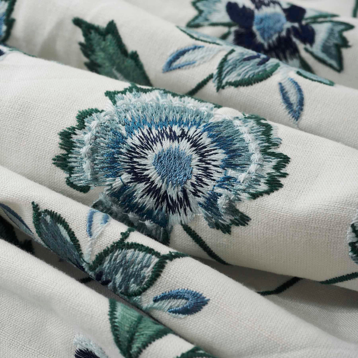 05676 Flower Vine Embroidery
